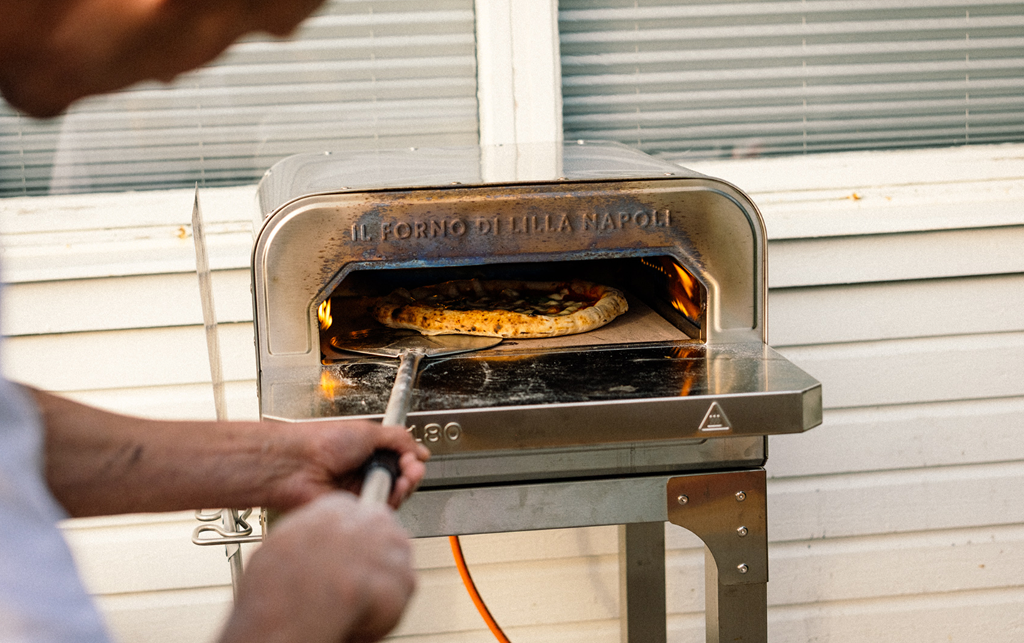 Load video: Gas oven introduction